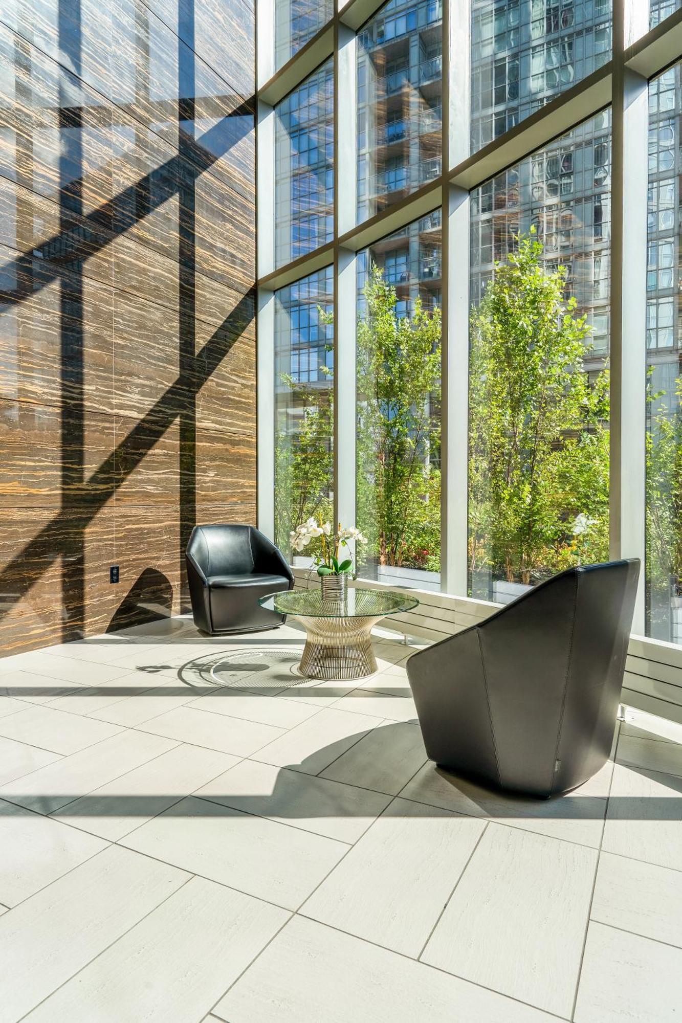 Exquisite Condos By Cn Tower With Parking 토론토 외부 사진