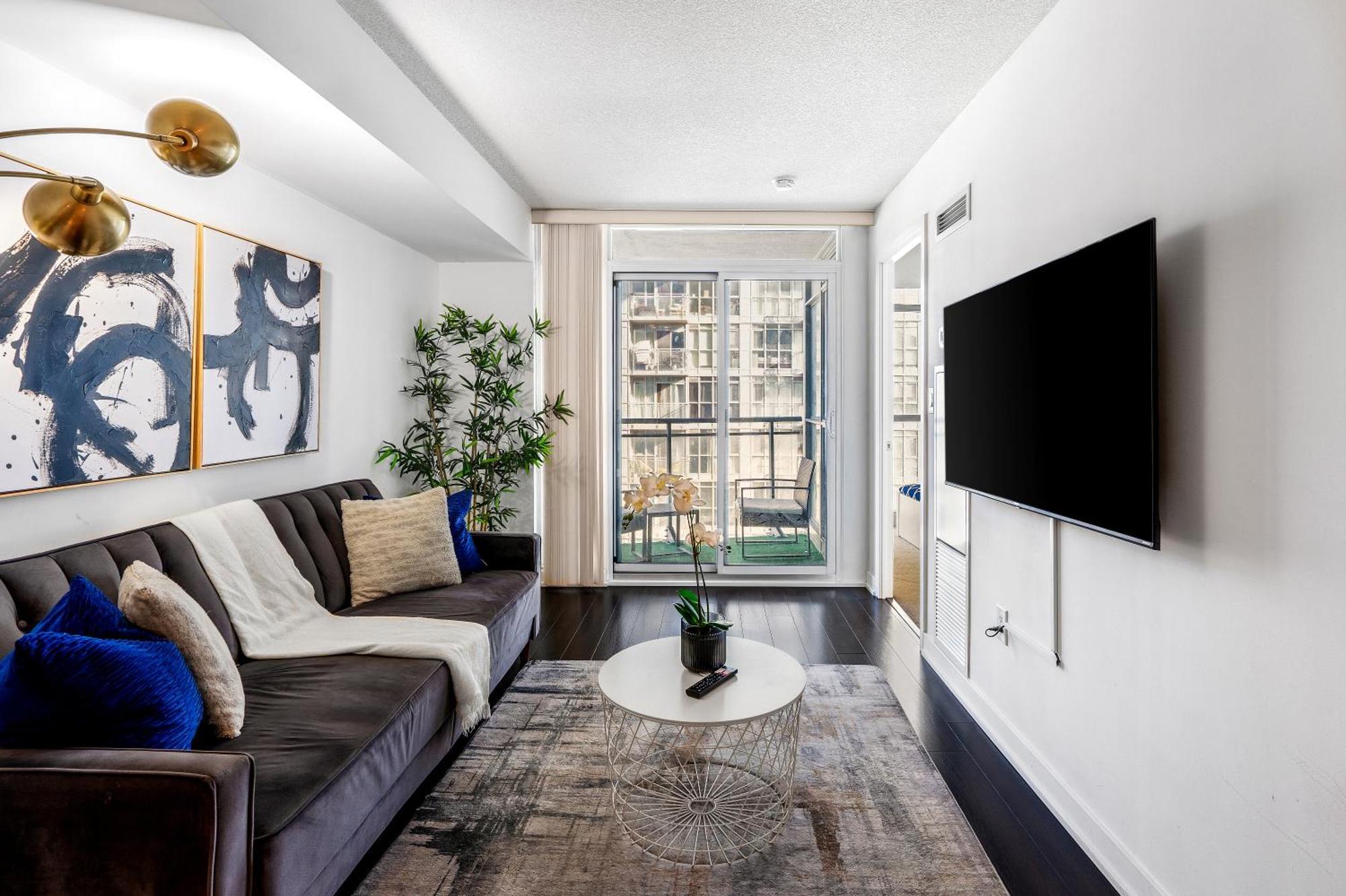 Exquisite Condos By Cn Tower With Parking 토론토 외부 사진