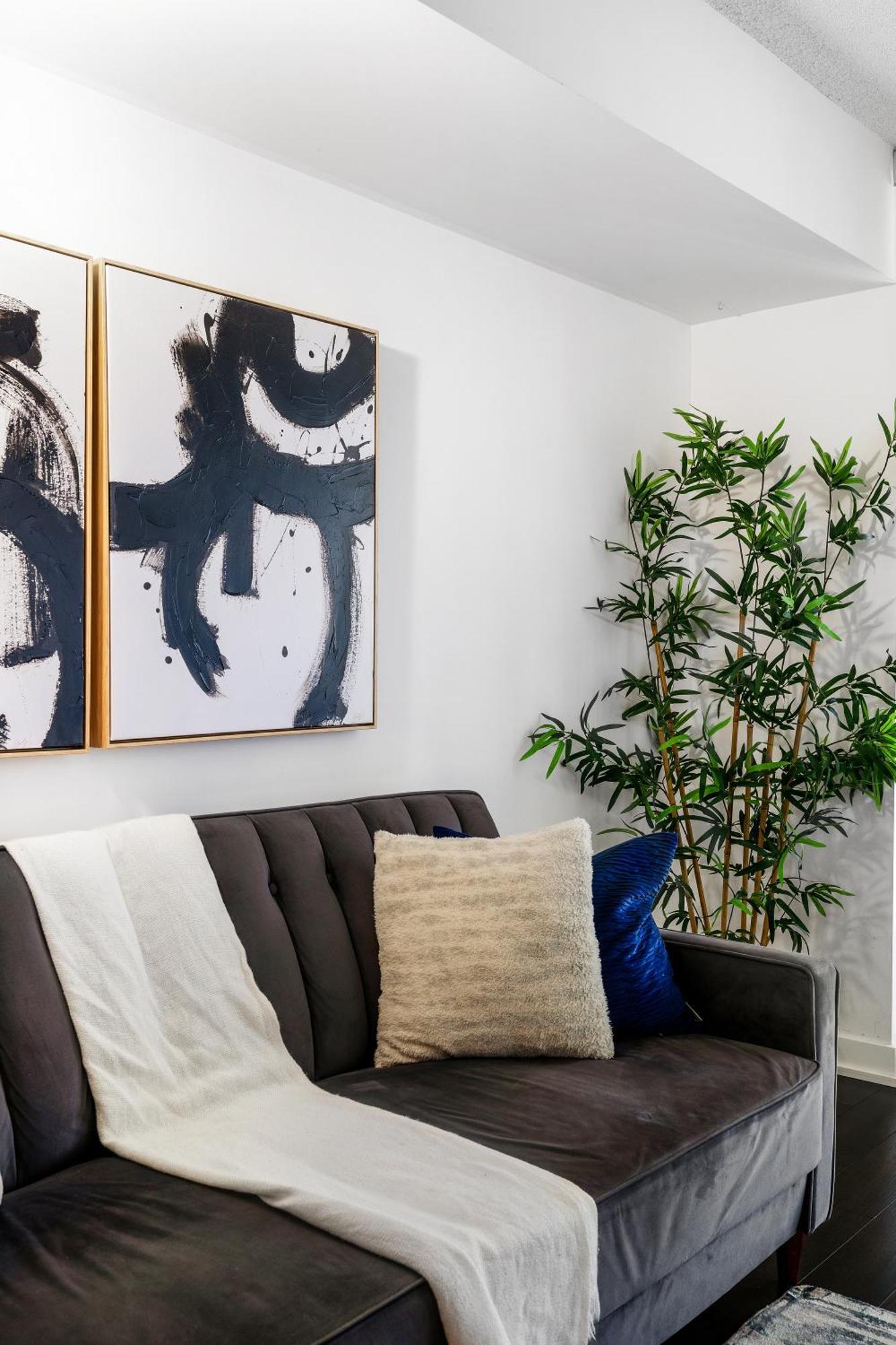 Exquisite Condos By Cn Tower With Parking 토론토 외부 사진